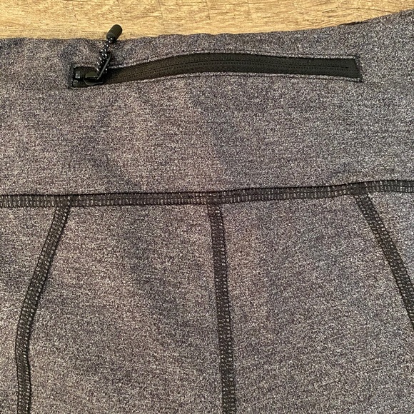 Grey and black mesh lululemon leggings - Picture 7 of 9